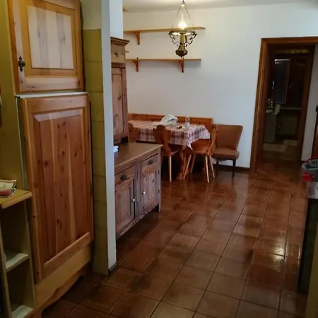 Ciasa De Carla Apartment